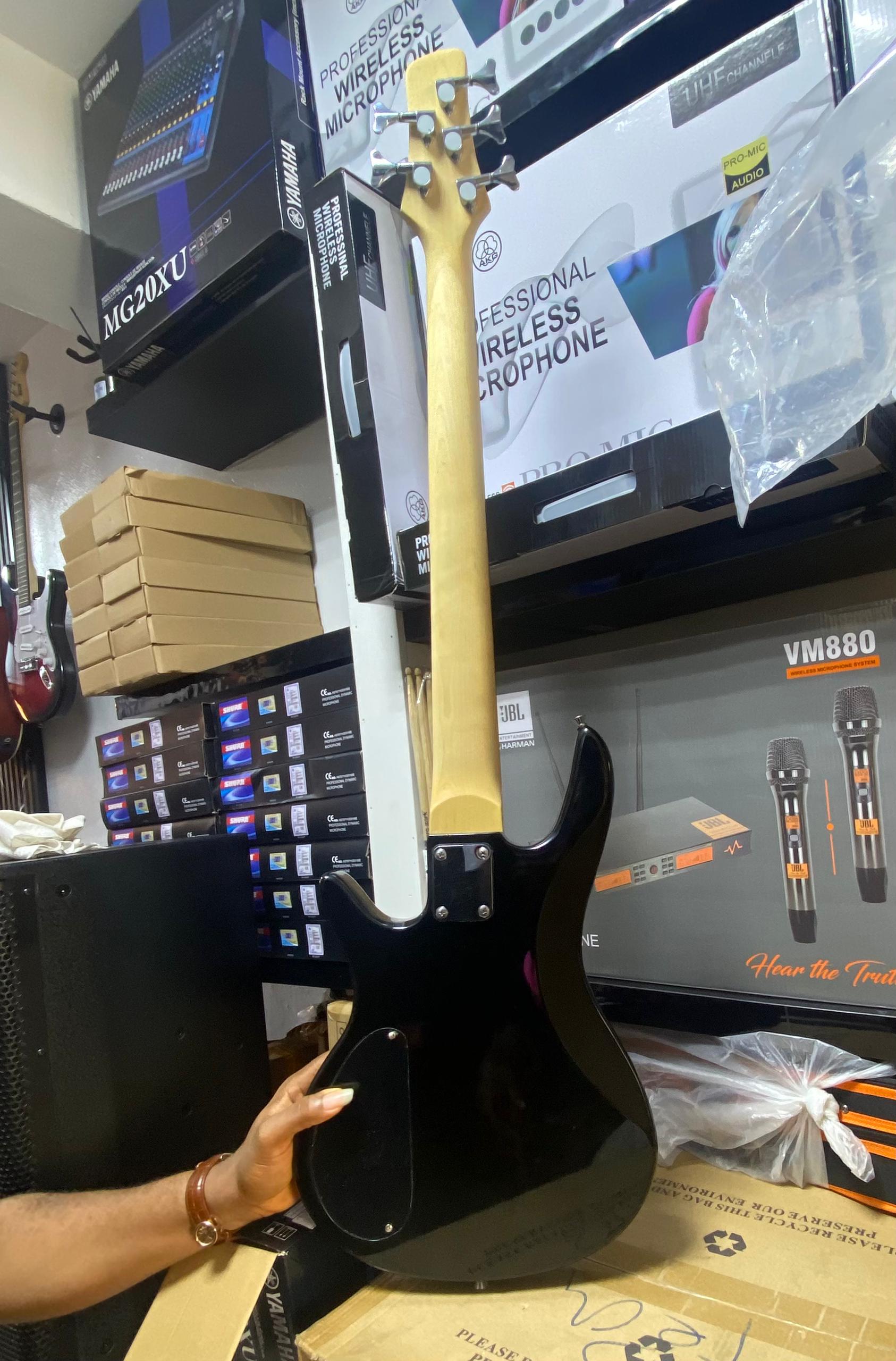 Fender 5-String Bass Guitar – Complete Set - Image 2